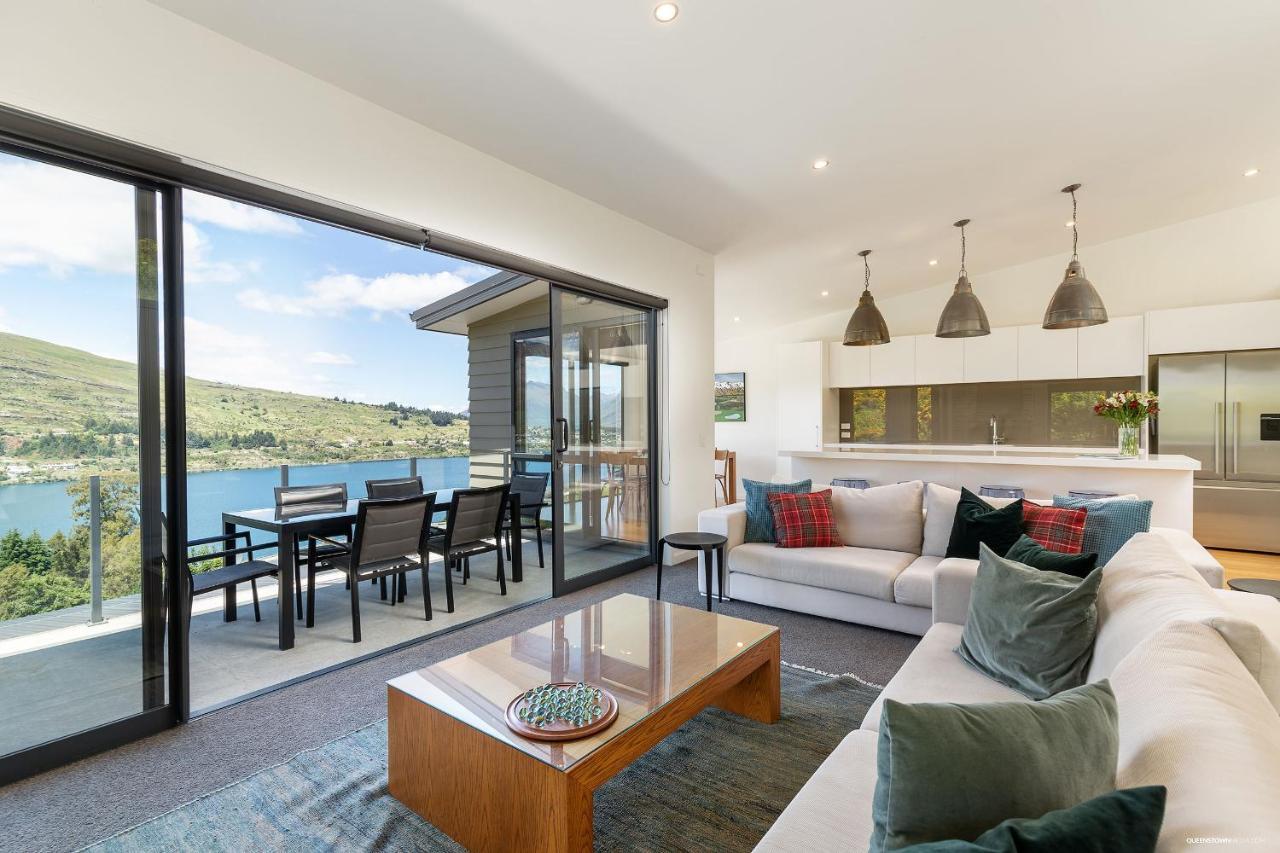 Okataina - Means Place Of Laughter, Luxury Retreat Villa Куийнстаун Екстериор снимка